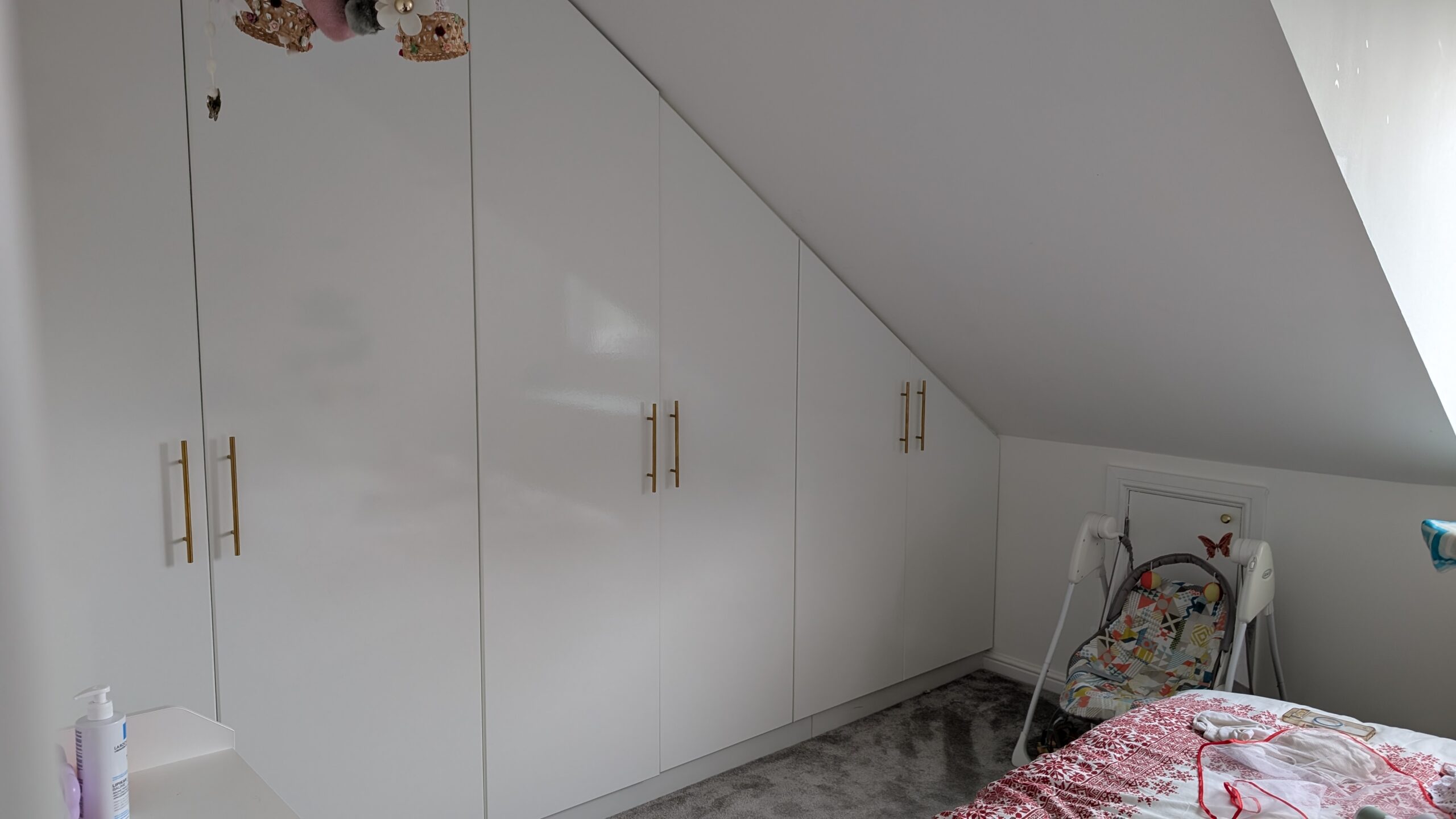 Custom Built Bedroom Wardrobes Wrapped in CoverStyl’ Lacquered High Gloss White J4 - Professional Interior Wrapping Scotland